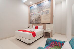 RedDoorz Plus @ Point Phila Cihampelas