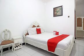 RedDoorz Plus @ Taman Siswa 3