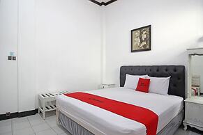 RedDoorz Plus @ Taman Siswa 3