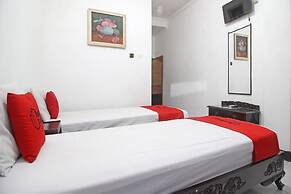 RedDoorz Plus @ Taman Siswa 3