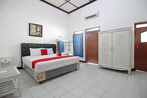RedDoorz Plus @ Taman Siswa 3