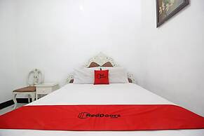 RedDoorz Plus @ Taman Siswa 3