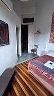 06 Soho Suites Bed & Breakfast