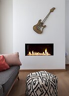 Unit 2 - Modern Smart Home Duplex With Free Parking