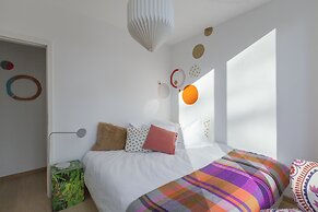 Unit 6 - Colorful Smart Home Triplex Private Garden & Parking