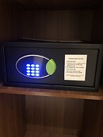Bottoms Up - Hotel