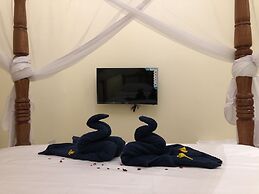 Bottoms Up - Hotel