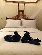 Bottoms Up - Hotel