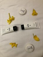Bottoms Up - Hotel