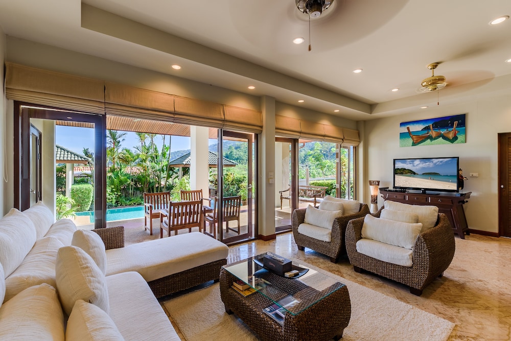 Aster Pool Villa