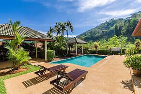 Aster Pool Villa
