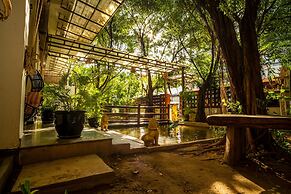 Mad Monkey Phnom Penh - Hostel