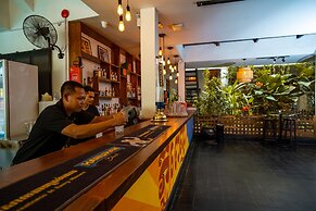 Mad Monkey Phnom Penh - Hostel