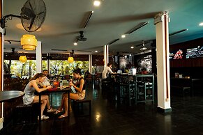 Mad Monkey Phnom Penh - Hostel