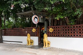 Mad Monkey Phnom Penh - Hostel