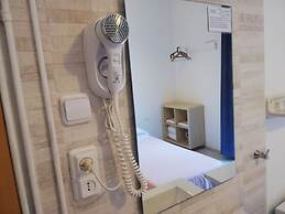 Hostal River