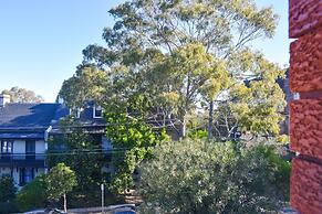 Sun-drenched 1 Bed Studio Apartment In Newtown