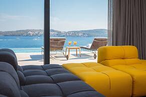 Ultraluxury Villa Elyzeum