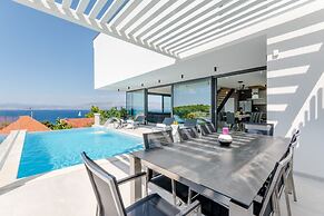 Luxury Villa Soleil with Swimming Pool