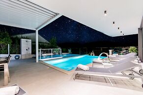 Luxury Villa Soleil with Swimming Pool