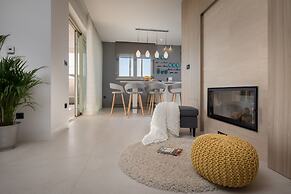 Luxury Villa Cinderella with Swimming Pool