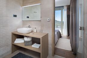 Luxury Villa Cinderella with Swimming Pool