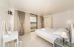 Beachfront Villa Baronessa with Pool