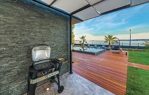 Beachfront Villa Baronessa with Pool