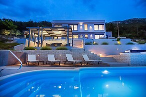 Luxury Villa Grand View