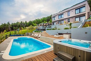 Luxury Villa Grand View
