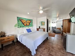 La Sirena Playa Jaco Hotel
