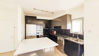 Charming 3bdr apt with sea view B5