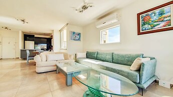 Charming 3bdr apt with sea view B5