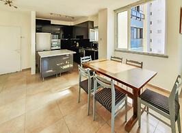 Charming 3bdr apt with sea view B5