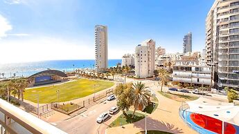 Charming 3bdr apt with sea view B5