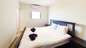 Charming 3bdr apt with sea view B5