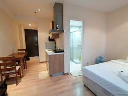 Happy Suites at Knightsbridge Res Makati