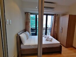 Happy Suites at Knightsbridge Res Makati