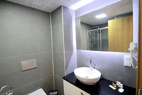 Hira Hotel