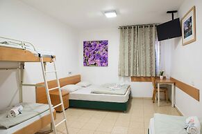 HI Maayan Harod Hostel