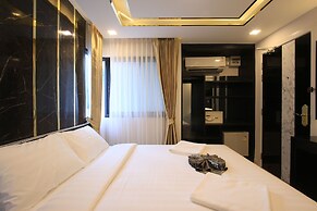 Pratunam Atrium Hotel