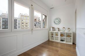 Enjoybcn Coliseum Apartments