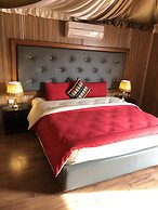 Sharah Luxury Camp