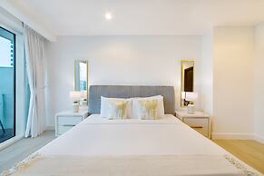 Maison Privee - Spectacular Duplex Apt w/ Canal views