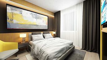 Maccani Black Luxury Suites