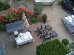 Peonia at Home