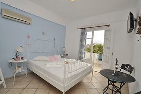 Manos Syros