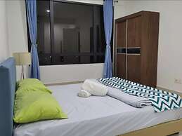 Woodsbury Suite by Homez Suite
