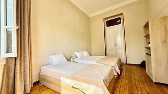 Bella Casa Hostel