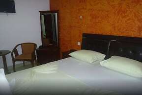 Crown Grand Hotel